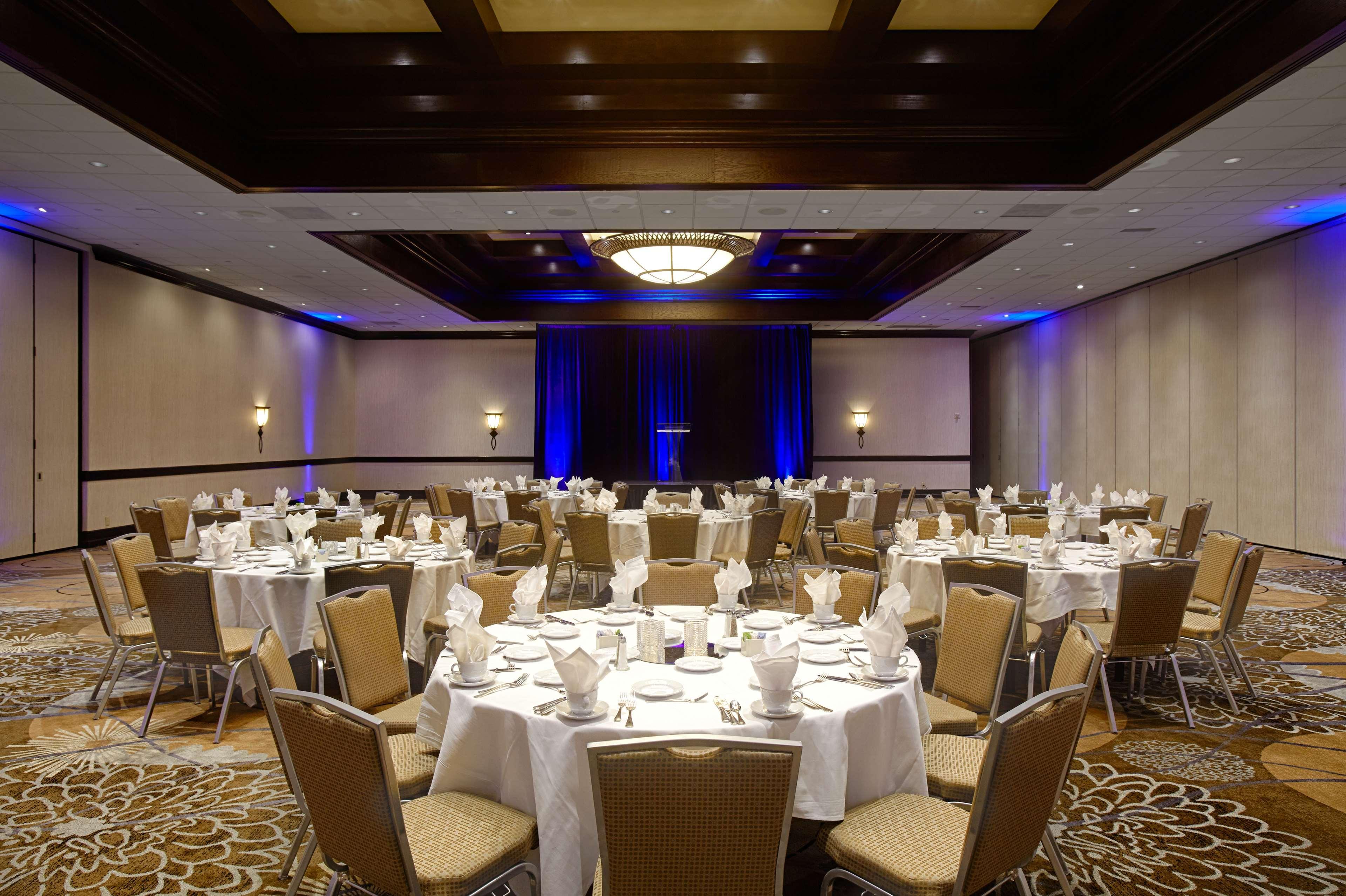Doubletree By Hilton Ontario Airport Hotel Exterior photo