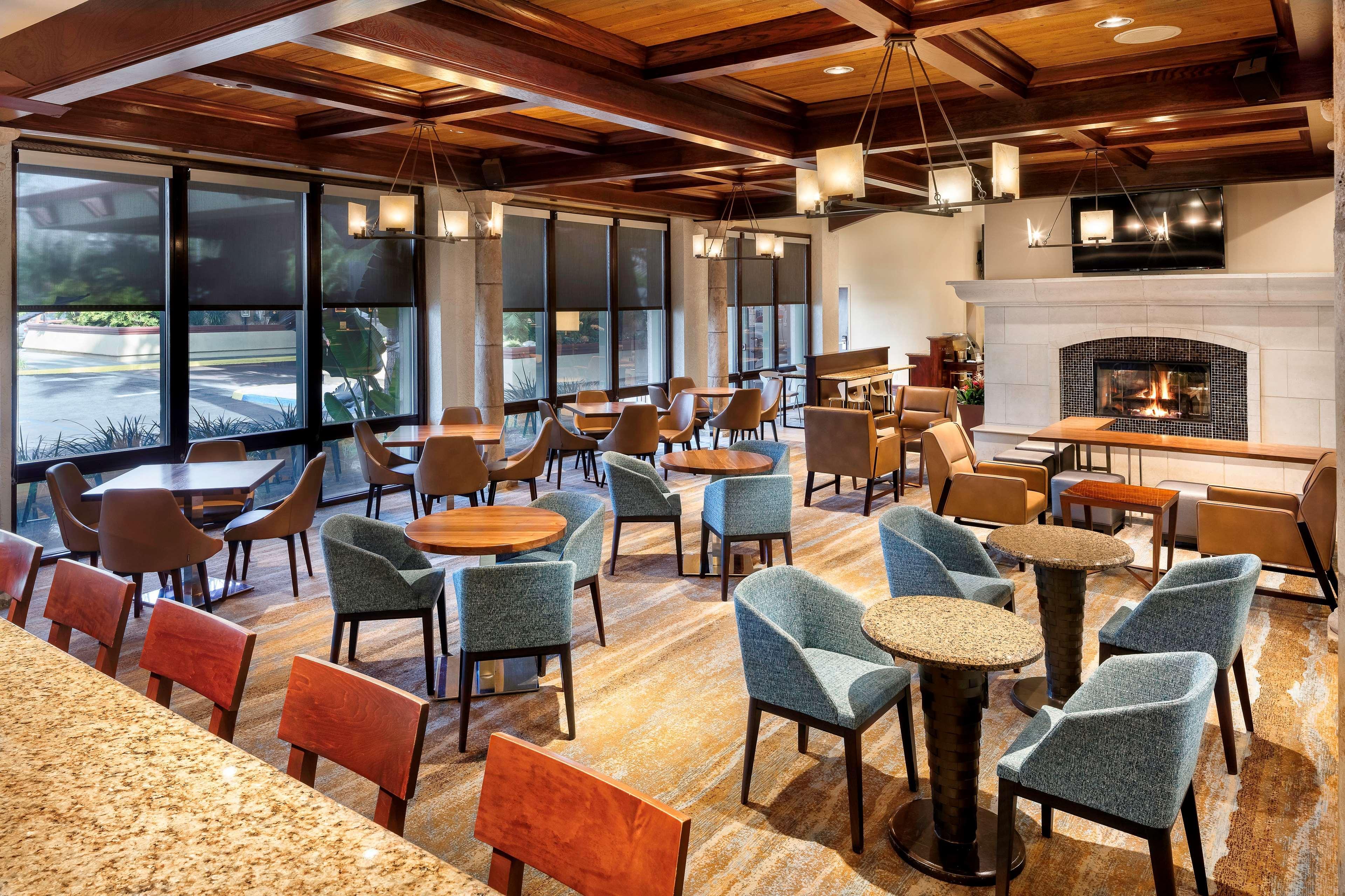 Doubletree By Hilton Ontario Airport Hotel Exterior photo
