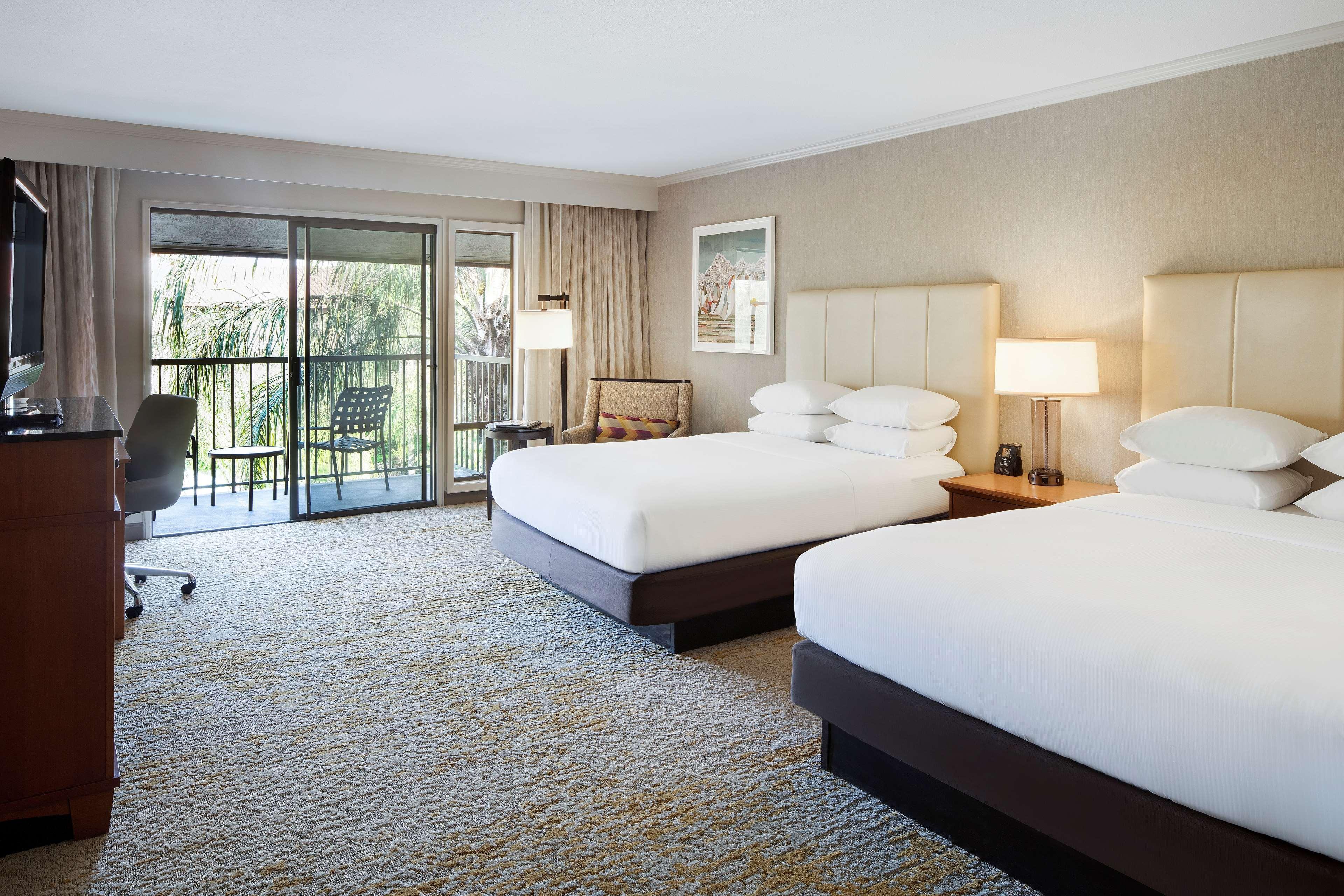 Doubletree By Hilton Ontario Airport Hotel Exterior photo