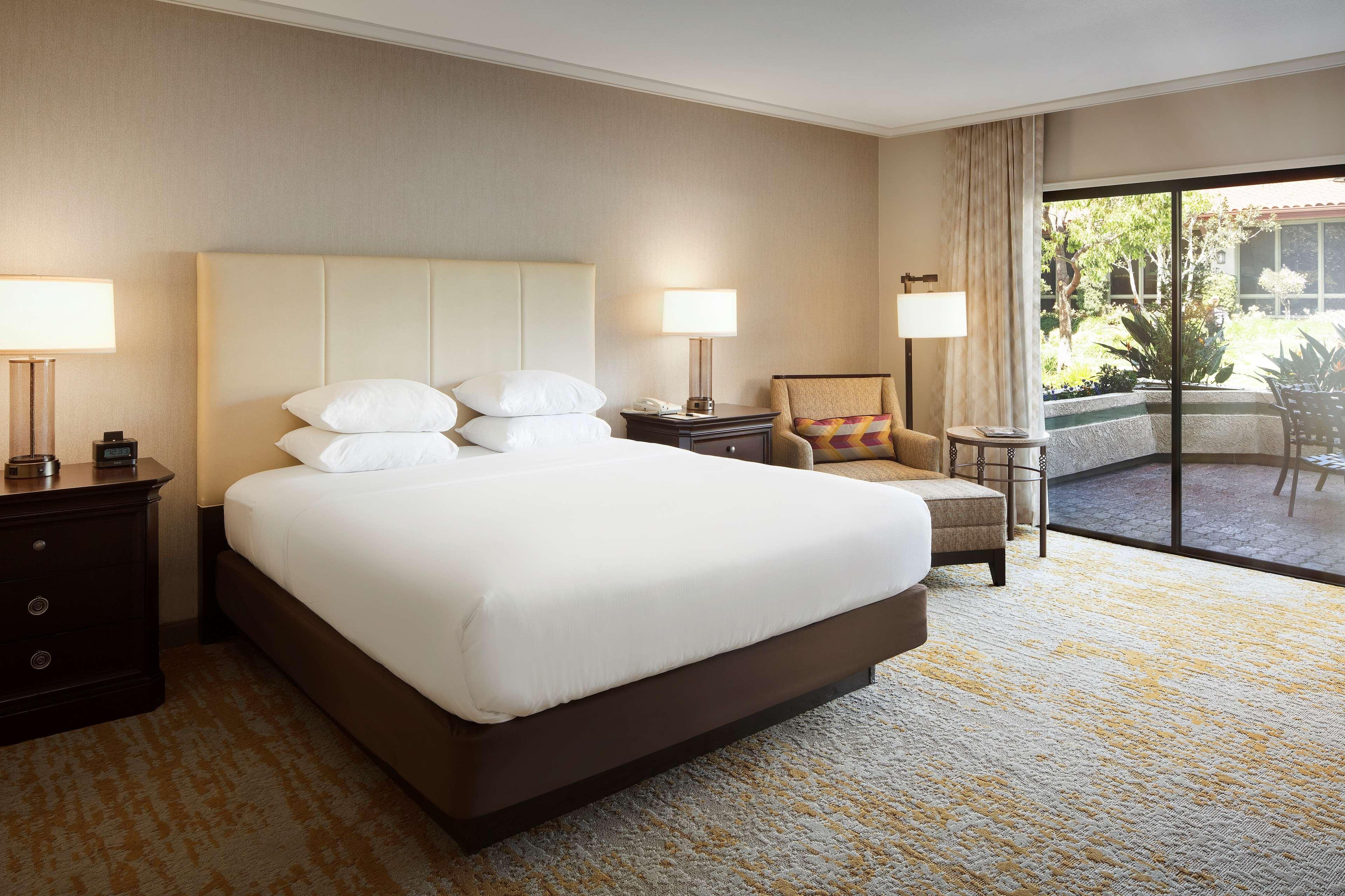 Doubletree By Hilton Ontario Airport Hotel Exterior photo