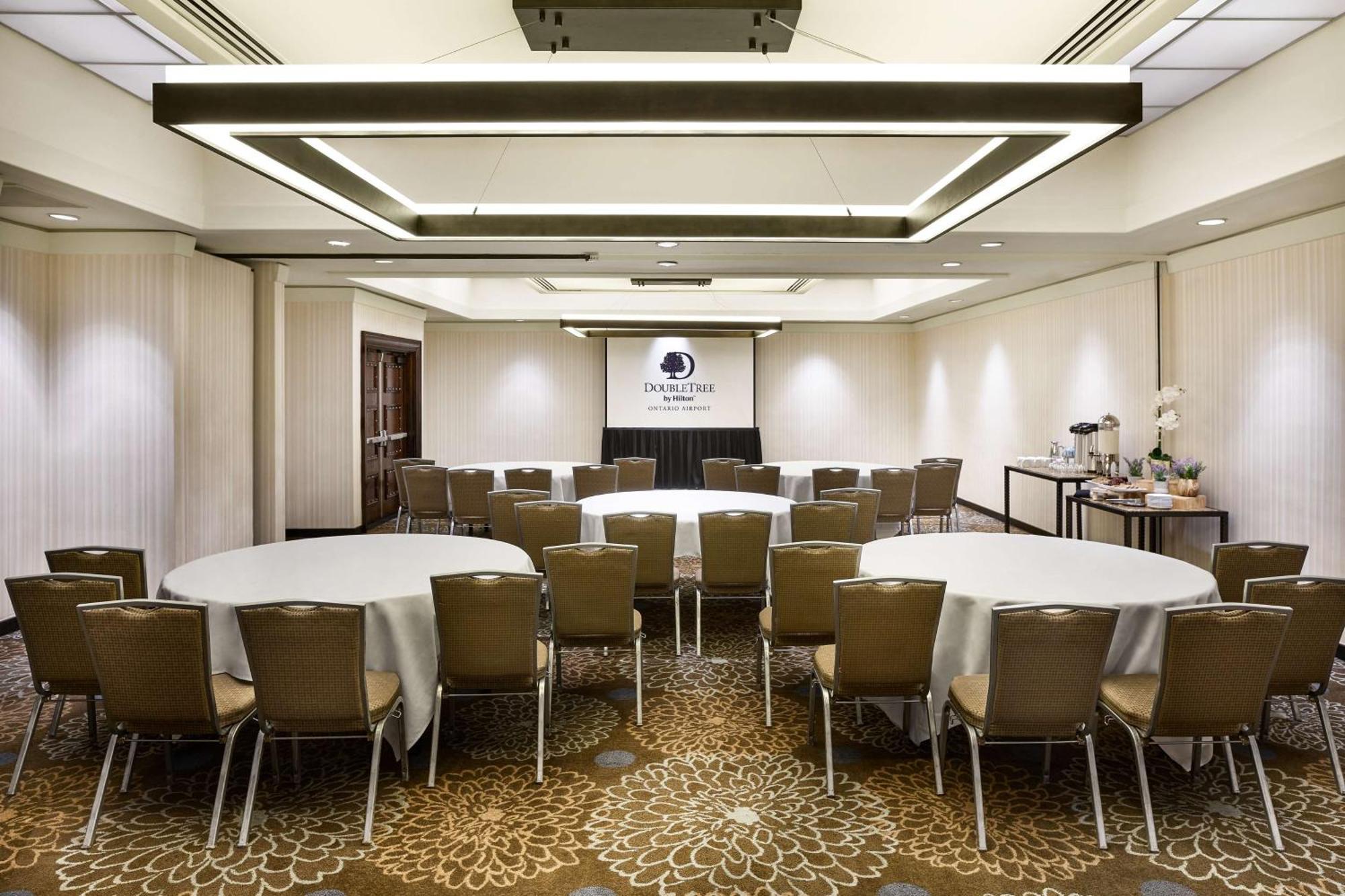 Doubletree By Hilton Ontario Airport Hotel Exterior photo